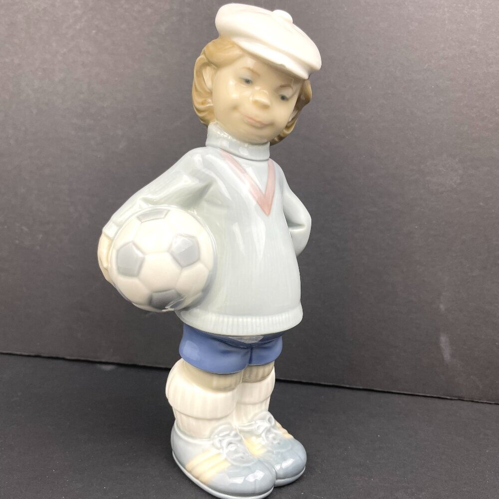Lladro 5191 “Soccer Boy” Porcelain Figurine Retired Made in Spain